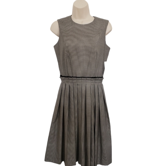 Liz Claiborne Dresses & Skirts - Liz Claiborne Houndstooth Fit & Flare‎ Classic Career Dress Size 4 NWT $149